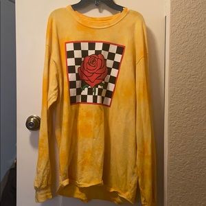 yellow long sleeve rose checkered shirt